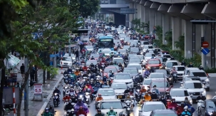 Hà Nội đẩy mạnh lộ trình 'cấm xe xăng': Ông lớn nào sẽ thắng lớn trong sân chơi điện hóa phương tiện?