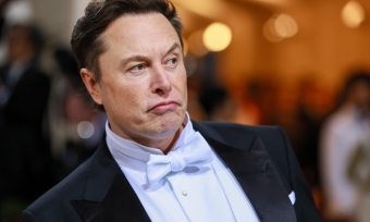 Tỷ phú giàu nhất thế giới - Elon Musk cần phẫu thuật