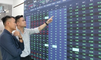 Cổ phiếu nào giúp thị trường “khoác áo xanh” hôm nay?