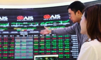 Dòng tiền rút, nhóm cổ phiếu nào “cứu” VN-Index thoát đỏ?