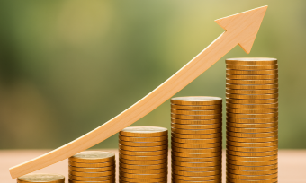 Lãi suất huy động đồng loạt tăng mạnh cuối năm: Cuộc đua nóng trở lại