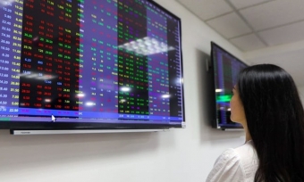 Dòng tiền bắt đáy nhập cuộc mạnh, VN-Index bật tăng trở lại sát mốc 1.680 điểm