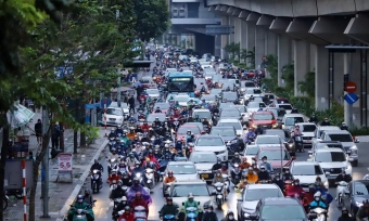 Hà Nội đẩy mạnh lộ trình 'cấm xe xăng': Ông lớn nào sẽ thắng lớn trong sân chơi điện hóa phương tiện?