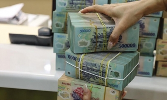 Lợi nhuận tăng mạnh, loạt ngân hàng trả thù lao tiền tỷ mỗi tháng cho các CEO