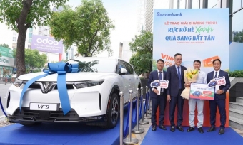 Sacombank trao xe ô tô điện VinFast VF9 Eco cho khách hàng may mắn