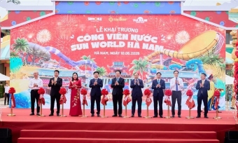 Công viên nước mới khai trương ở Hà Nam có gì mà khiến dư luận xôn xao đến vậy?