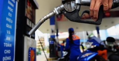 Bộ Tài chính đề xuất giảm mạnh thuế với xăng, dầu