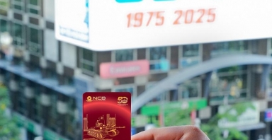 Ngắm lại những khoảnh khắc thiêng liêng ngày Đại lễ qua bộ ảnh lạ