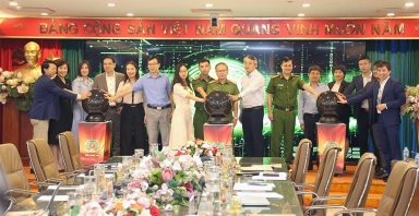 PVcomBank tiên phong tích hợp với Cổng ký số từ xa tập trung trên VNeID