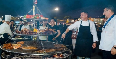 Hội chợ Mùa Thu lần Thứ nhất - 2025: “Cực phẩm” ẩm thực – “Đại tiệc ăn chơi’  hot nhất thời điểm này