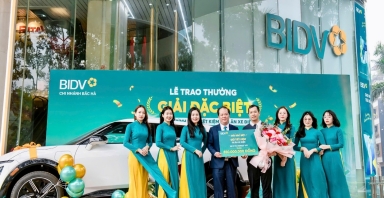 BIDV trao giải ô tô 850 triệu đồng cho khách hàng