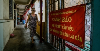 Sống bất an trong chung cư “chờ sập”