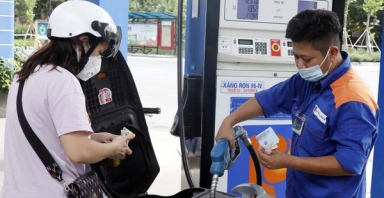 Giá xăng dầu tăng lần thứ 3 liên tiếp
