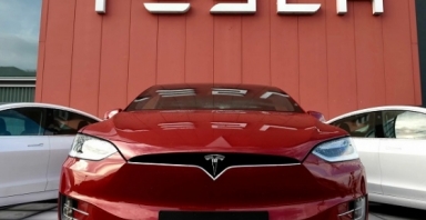 Tesla bị xóa sổ hàng tỷ USD