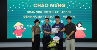 Sinh viên Hàn Quốc hào hứng khám phá môi trường làm việc tại Nhà máy Bia Hà Nội - Mê Linh