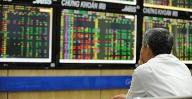 VN-Index 'rung lắc' trên đường lên đỉnh 1.600 điểm