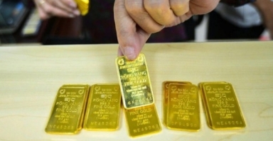 Giá vàng tăng mạnh, lập kỷ lục mới
