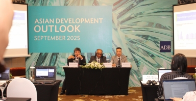 FDI vào Việt Nam lập kỷ lục 5 năm, ADB nâng dự báo tăng trưởng 2025