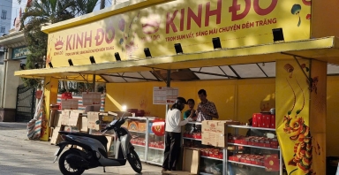 Nhiều chương trình khuyến mại, bánh Trung thu vẫn 'ế'