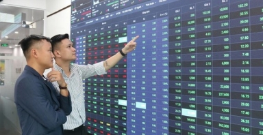 Cổ phiếu nào giúp thị trường “khoác áo xanh” hôm nay?