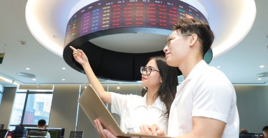 VIC dẫn sóng, VN-Index vượt 1.717 điểm sau phiên giằng co mạnh