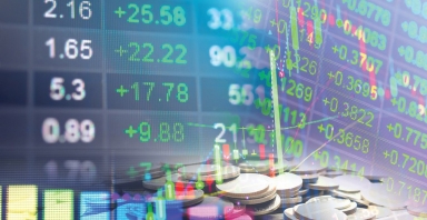 VN-Index vượt mốc 1.730 điểm nhờ dòng tiền ngoại đổ mạnh vào ngân hàng