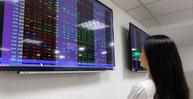 Dòng tiền bắt đáy nhập cuộc mạnh, VN-Index bật tăng trở lại sát mốc 1.680 điểm