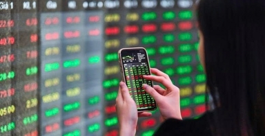 VHM tăng trần, VN-Index chinh phục lại mốc 1.700 điểm