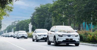 Green Future của tỷ phú Phạm Nhật Vượng tung dịch vụ cho thuê xe cưới bằng dàn xe điện VinFast
