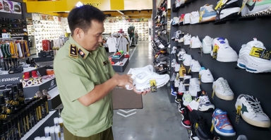 Quyết liệt chống hàng giả, bảo vệ người tiêu dùng thương mại điện tử