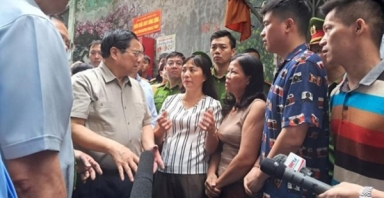 Thủ tướng Chính phủ thị sát hiện trường vụ cháy chung cư mini tại Hà Nội