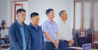 Vi phạm bồi thường đất đai, 4 cán bộ thành phố Kon Tum bị kết án