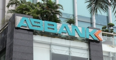 Điểm tin ngân hàng ngày 19/10: Khởi tố một trưởng phòng giao dịch ABBank