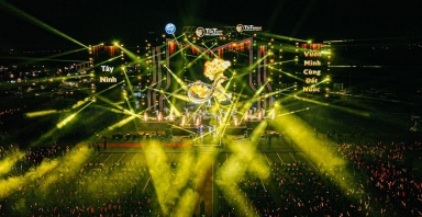 Gần 5 vạn người hội tụ về T&T City Millennia trải nghiệm 2 công trình kỷ lục quốc gia và đại nhạc hội