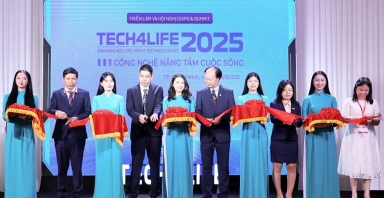 Sacombank giới thiệu loạt giải pháp quản lý tài chính tại Tech4Life 2025