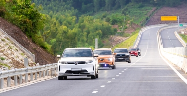 VinFast cán mốc 100.000 ô tô bán ra trong 9 tháng đầu năm 2025