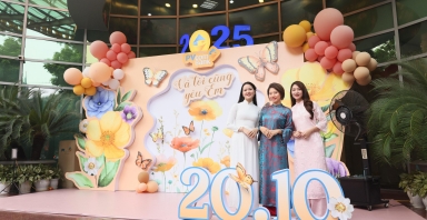 “Và tôi cũng yêu em”: Góc check-in lan tỏa yêu thương ngày 20/10 giữa lòng Hà Nội