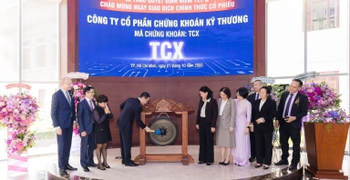 Niêm yết và chính thức giao dịch hơn 2,31 cổ phiếu chứng khoán TCBS (TCX)