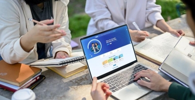 Sacombank mang 'trường học tài chính số' đến với sinh viên trên toàn quốc