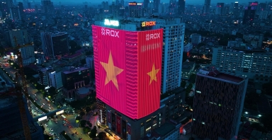 ROX Tower rực rỡ cờ hoa, lan tỏa tinh thần tự hào Việt Nam
