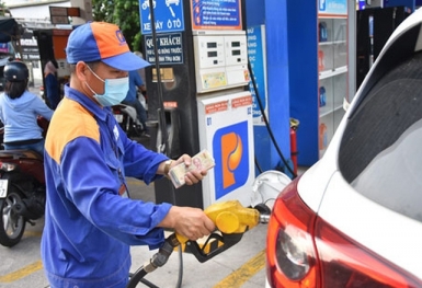 Giá xăng giảm mạnh về sát 26.000 đồng/lít