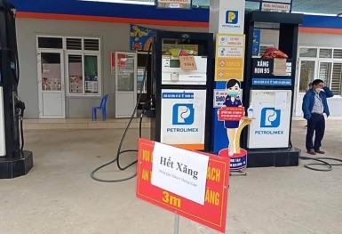Cơ sở kinh doanh xăng dầu 'găm hàng' sẽ bị tước giấy phép vĩnh viễn