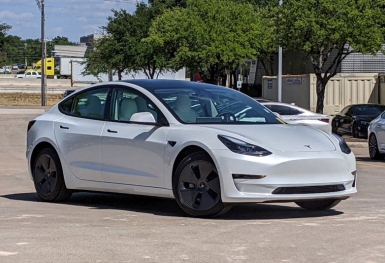 Top 10 xe hơi cỡ trung bán chạy nhất thế giới: Tesla Model 3 đầu bảng