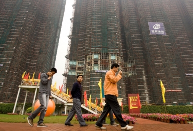 Chưa tuyên bố phá sản, tài sản Evergrande đã bị chủ nợ xâu xé