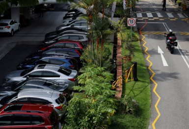 Giá xe hơi đắt gấp 4 lần so với Mỹ, đây là nơi duy nhất người dân mua xe dùng chán bán lại vẫn lời...