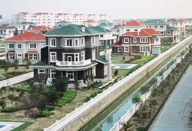Ngôi làng giàu nhất Trung Quốc phất lên nhờ thép giờ cũng 'chết' vì thép: Người dân ai cũng đi BMW, ở biệt thự nhưng...