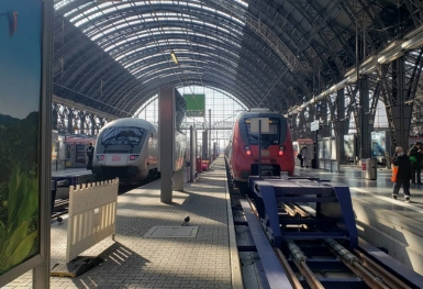 Việt Nam sắp có đường sắt tốc độ cao Bắc - Nam 250km/h, giá vé rẻ hơn máy bay