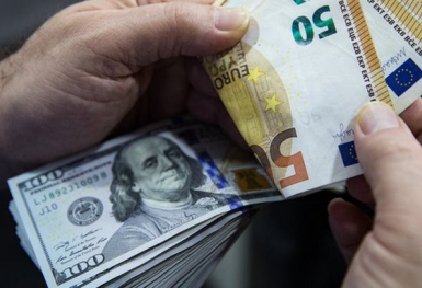 USD tăng trở lại, euro và bảng Anh giảm, thị trường chờ đợi bài phát biểu của chủ tịch Fed