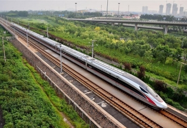 Thủ tướng: Sẽ sớm hoàn thành việc chuẩn bị đầu tư đường sắt cao tốc Bắc - Nam