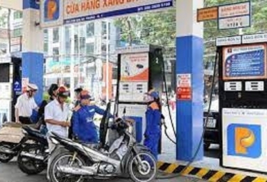 Giá xăng dầu tăng gần 1.000 đồng mỗi lít
